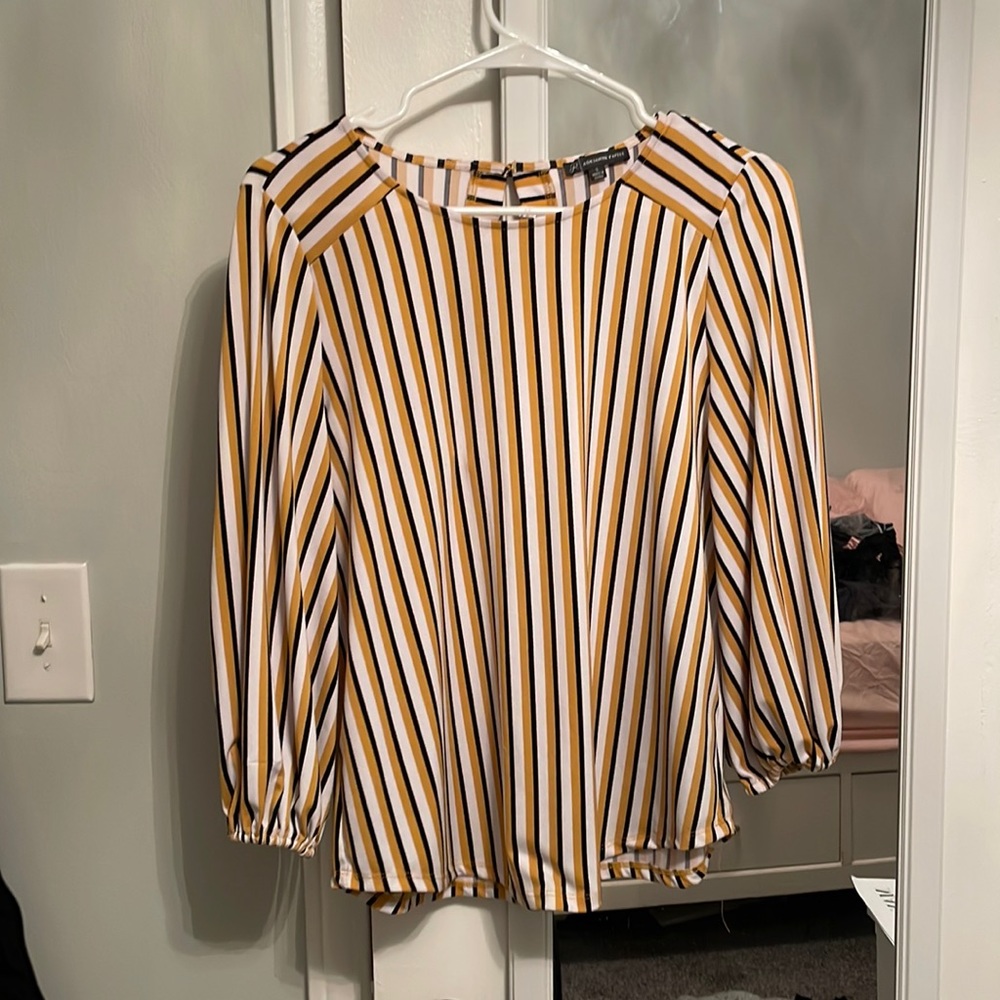 Adrianna Papell White yellow and black striped shirt with sleeve stretch detail